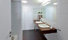 Apartment 40 "Backbord",, Blickrichtung  Binnenhafen Nord-West/Offenes Meer/Innenstadt