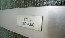 Bungalow Four Seasons