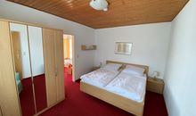 Retro-Apartment in zentraler Lage: Entspannen im Familienbungalow mit Garten (9228)