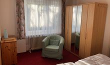 Retro-Apartment in zentraler Lage: Entspannen im Familienbungalow mit Garten (9228)