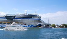 Blick von der Autofähre Richtung Warnemünde