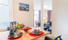 Haus Anna Nordseite Eingang Wohnung 8 und Balkon Whg. 10