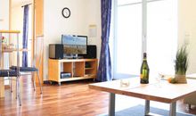 Villa Seegarten Whg. Seg07 - Blick auf den Fernseher und den Essbereich