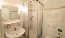 Bad mit Dusche