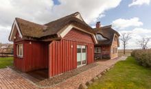 Anbau mit Schlafzimmer und Ensuite-Bad und Aussendusche