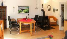 Urlauberdorf 29b- Esstisch mit Kamin