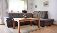 Urlauberdorf 30d - Blick auf das gemütliche Ecksofa