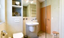 Bad 1, mit Walk-in-Dusche