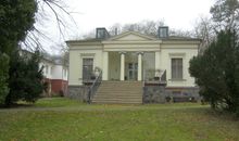 anliegende Gärtnerei am Gutshaus mit Café, Restaurant und Hofladen