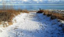 Winterstimmung am Strandabgang in Lobbe
