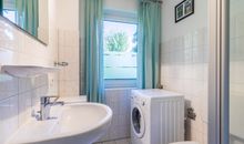Bad mit Dusche im Erdgeschoss