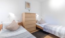 Gäste-/ Kinderzimmer mit 2 Einzelbetten