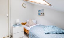 Einzelbett im zusätzlichen Raum in der 2. Wohnebene (DG)