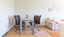 große Terrassenfenster Couch Wohnwand