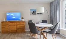 Essbereich mit TV