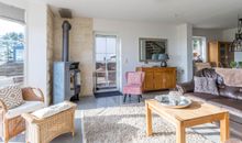 Großzügiges helles Wohnzimmer