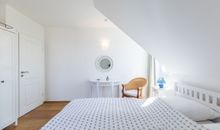 Schlafzimmer Doppelbett OG