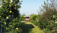 Garten mit Strandkorb