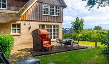 Terrasse mit Strandkorb