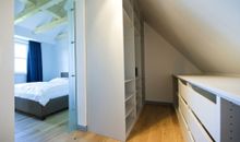 Schlafzimmer mit begehbaren Kleiderschrank im 1.OG