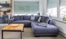 Großes gemütliches Sofa