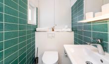 separates WC