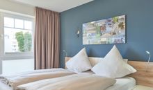 Schlafzimmer 1 mit TV