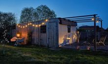 Abends bei Kerzenlicht im Garten