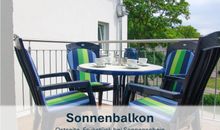 Sonnenbalkon: Ostseite, Frühstück bei Sonnenschein