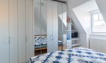 Kleiderschrank
