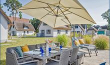 Terrasse mit Sitzgelegenheiten