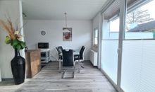 Wohnzimmer mit Esstisch