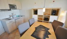 Wohnzimmer mit Esstisch