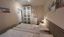 Schlafzimmer mit Doppelbett