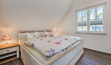 Schlafzimmer 1 mit Doppelbett