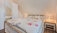 Schlafzimmer 1 mit Doppelbett
