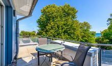 Balkon mit Gartenmöbeln