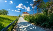 Zugang zum Strand in nur 3-5 Gehminuten und Rad- Wanderweg