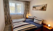 Schlafzimmer mit Fenster