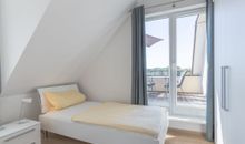 Ferienwohnung Atelier Kleiderschrank im zweiten Schlafzimmer