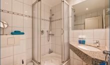 Bad mit Dusche