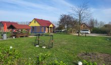 Fussballplatz, Trampolin und Grillplatz