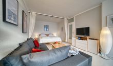 Wohnzimmer (Sofa mit Schlaffunktion)