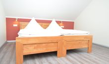 zweites Badezimmer mit Dusche