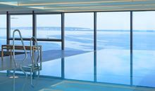 SKY-Pool im FIRST