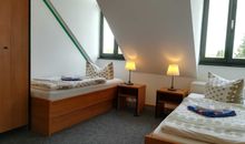 1-Zimmer-App mit Doppelbett