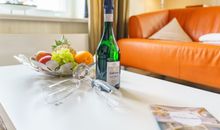 Wohnzimmer und Balkon