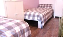 Schlafzimmer mit 2 Einzelbetten