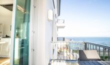 Balkon 1 mit seitlichem Meerblick