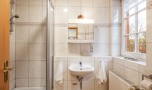 1. Badezimmer im Erdgeschoss